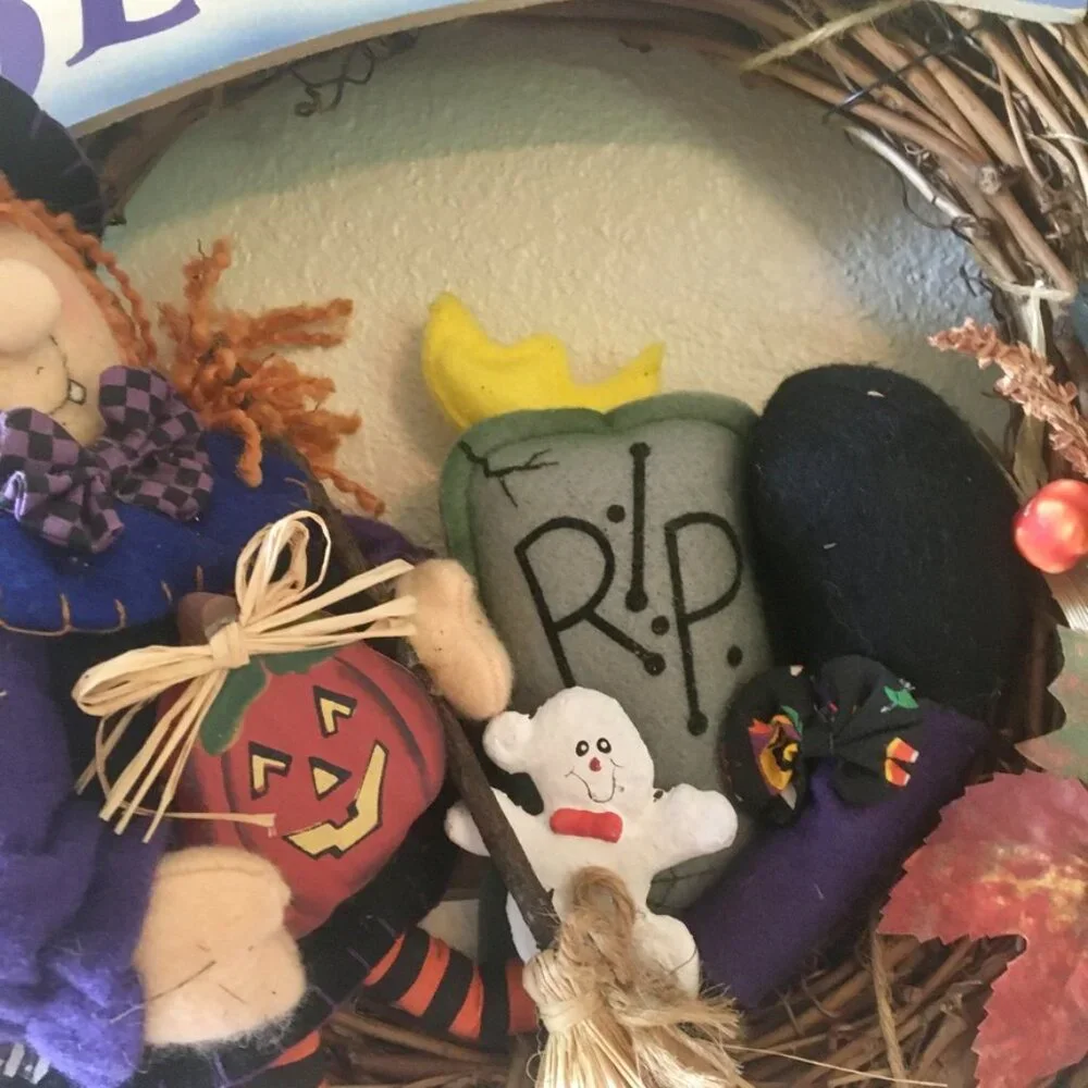 ⭐️Host Pick⭐️ Halloween Witch Wreath Broom Pumpkin R.I.P. Tombstone Ghost Beware